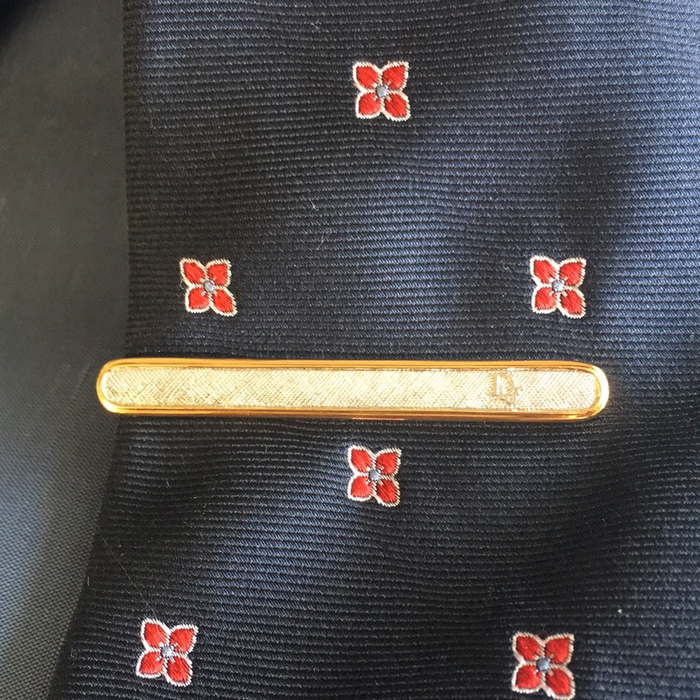 Dior tiebar